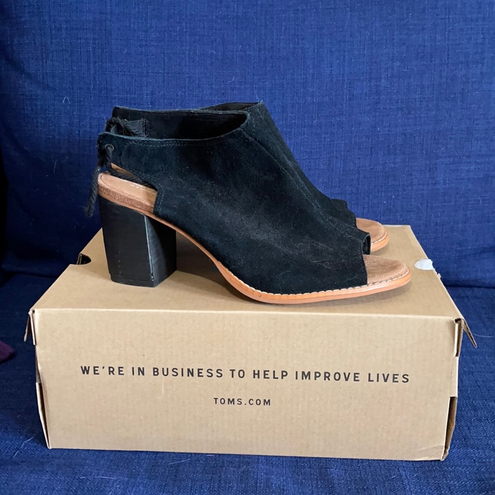 Toms peep toe suede